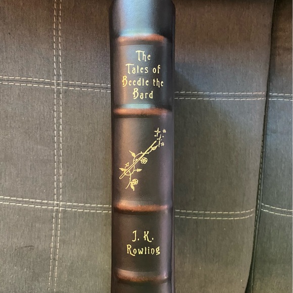 The Tales of Beedle the Bard by JK Rowling COLLECTORS FIRST EDITION - Picture 7 of 16